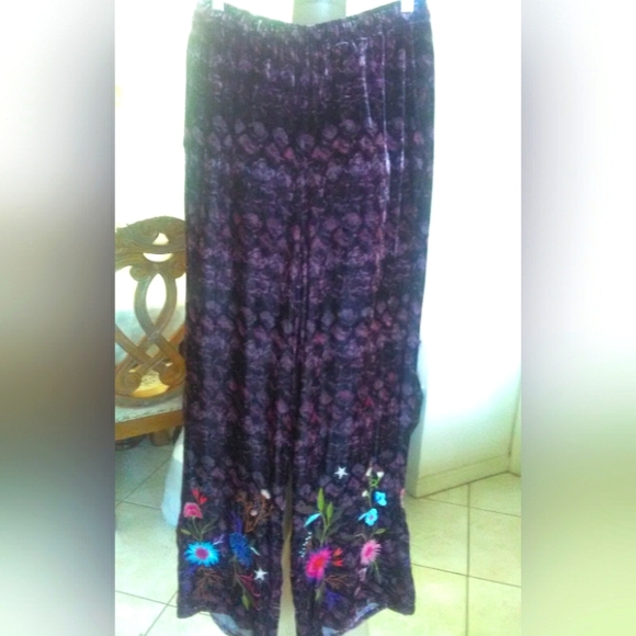 BNWT JOHNNY WAS VELVET WIDE LEG PANT (M or L) W/ CROCHET FLOWERS W/ POCKETS